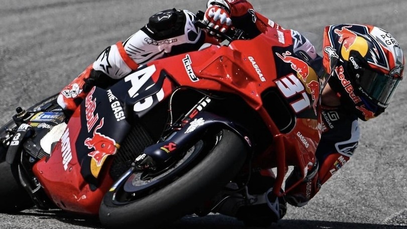 MotoGP Shakedown: Acosta e i tester scaldano Sepang
