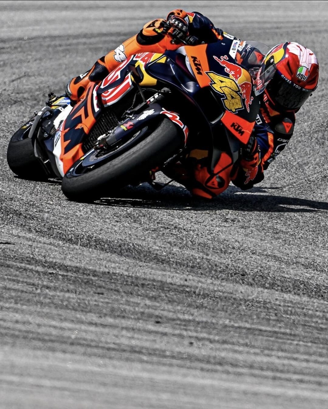MotoGP Shakedown: Acosta e i tester scaldano Sepang