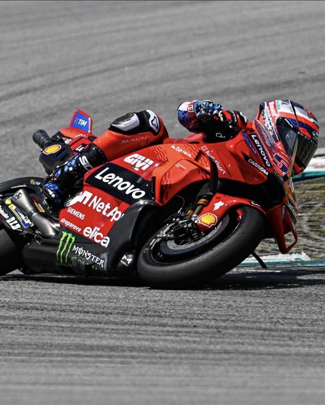 MotoGP Shakedown: Acosta e i tester scaldano Sepang