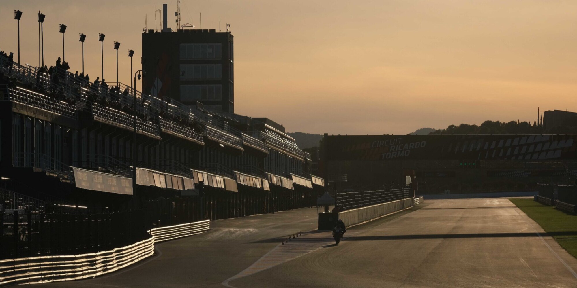 Tragedia a Valencia: pilota italiano muore in pista