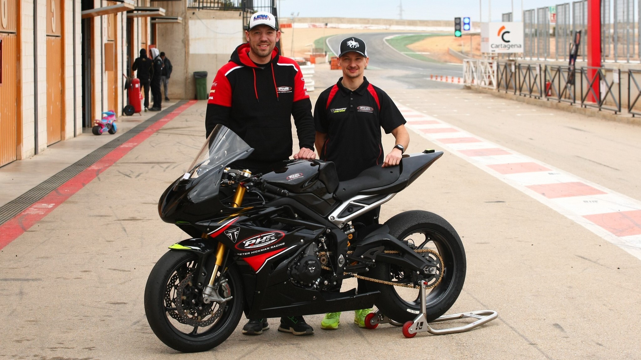 Dal record sull'Isola di Man a Daytona: Hickman al via della 200 Miglia