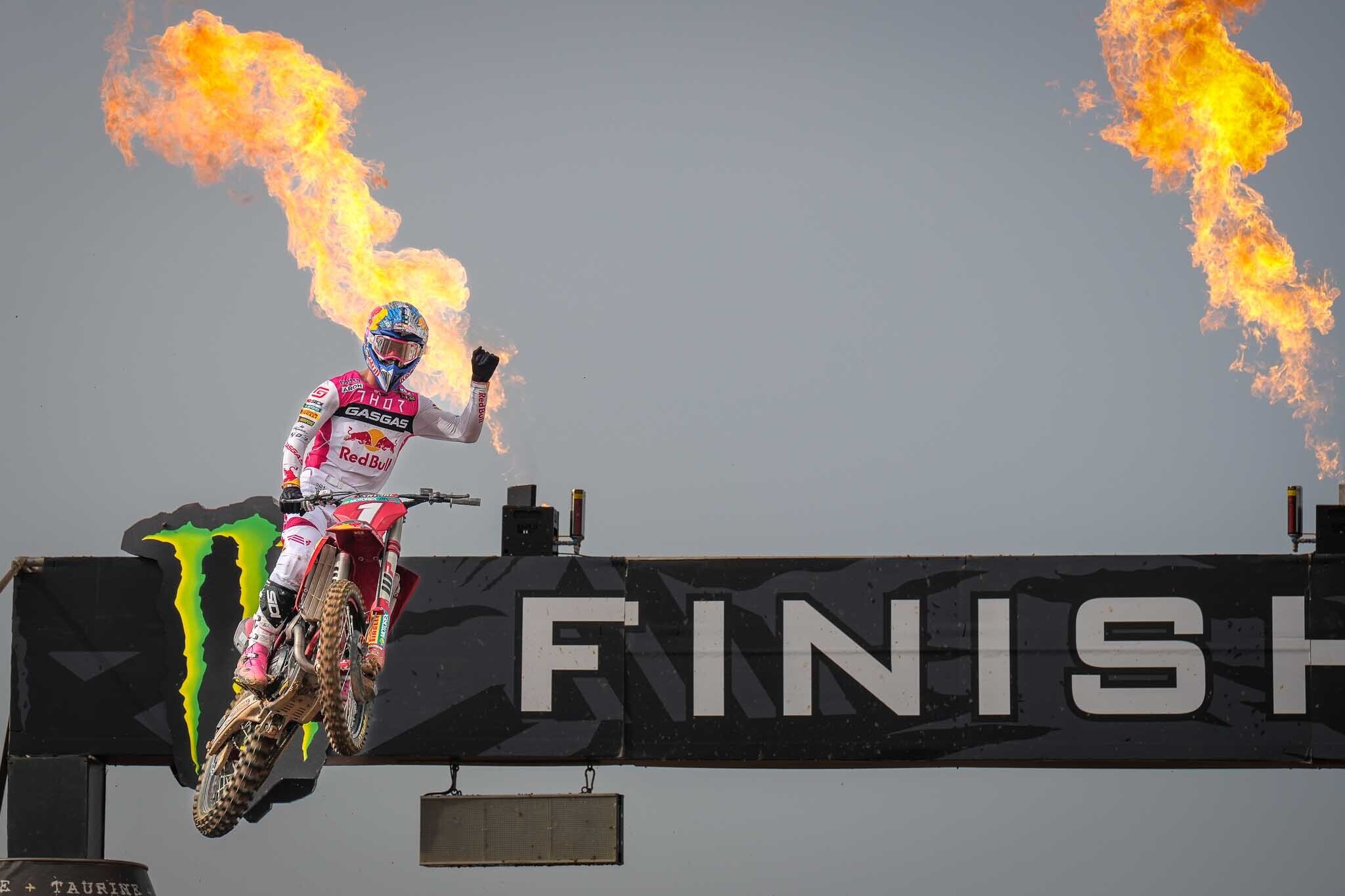 MXGP: tris di Prado nel sabato spagnolo