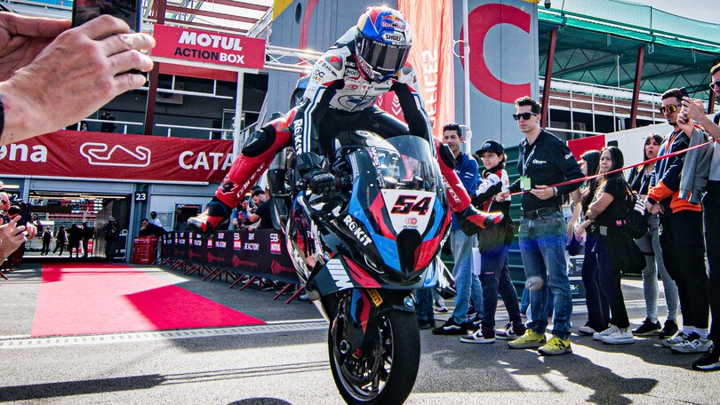 SBK Barcellona, Razgatlioglu esulta: "Ho coronato un sogno"