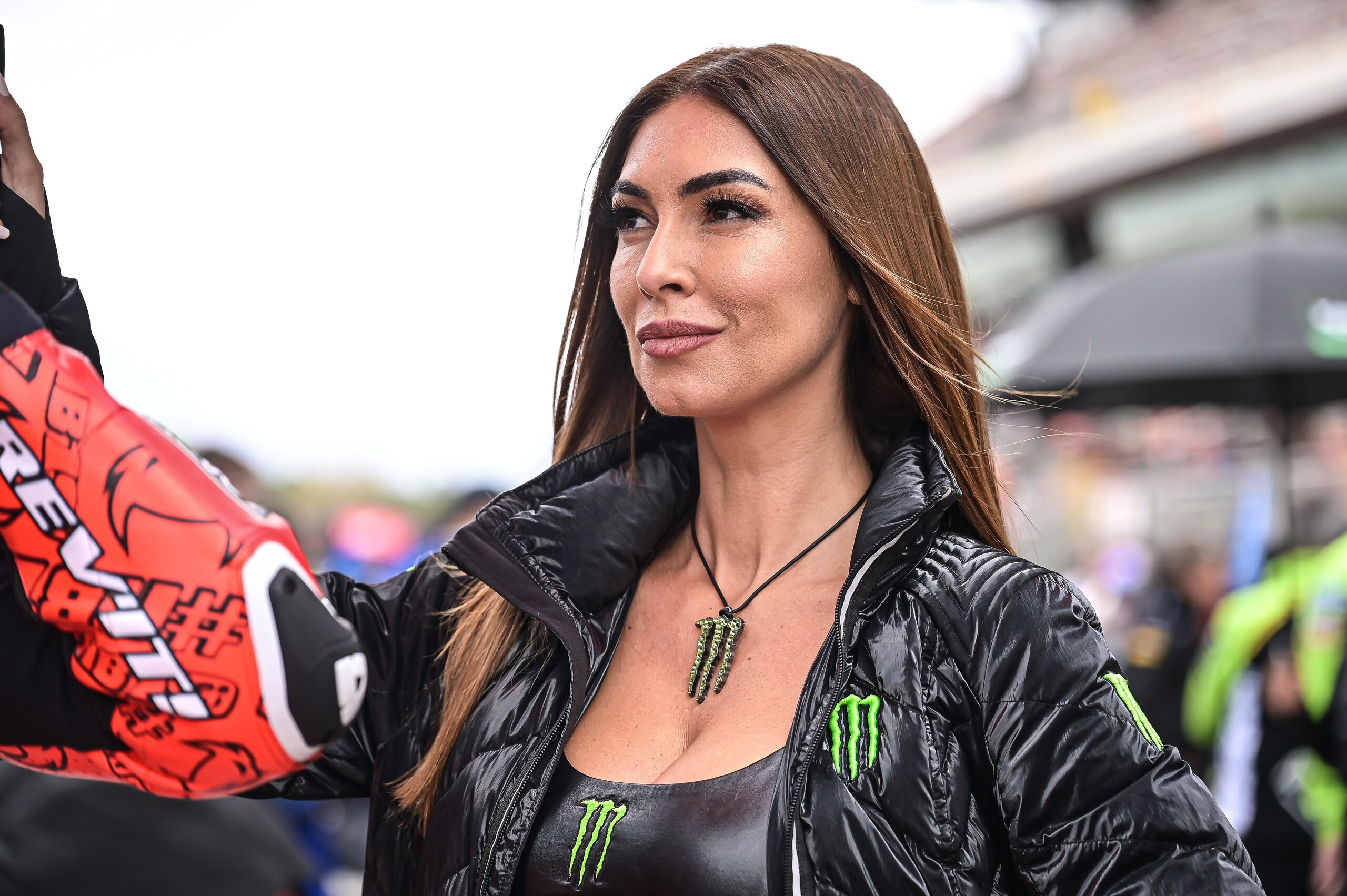 Liberty Media eliminerà le ombrelline anche in MotoGP e SBK?