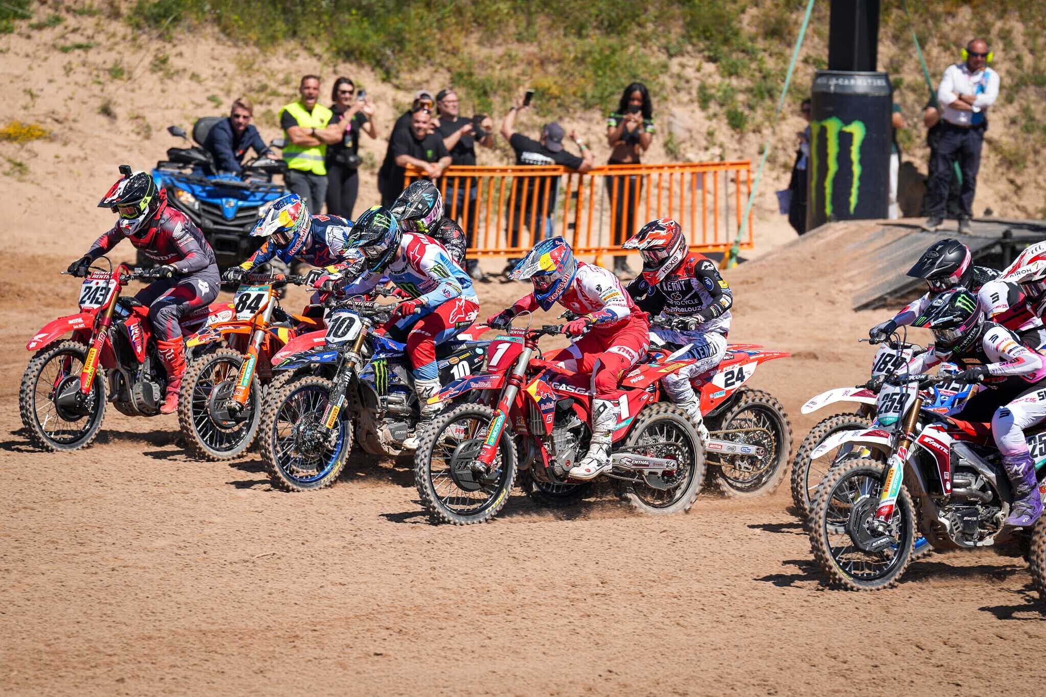MXGP: Prado si impone in gara uno