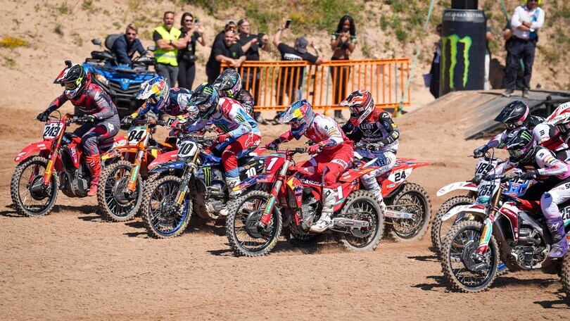 MXGP: Prado si impone in gara uno