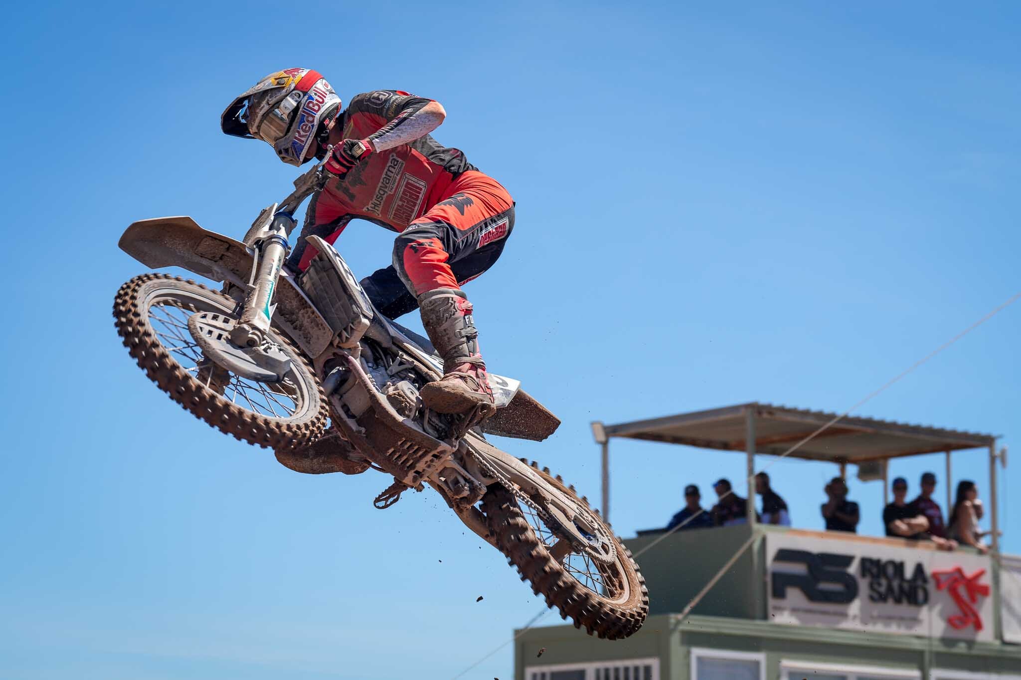 MX2: Lucas Coenen brilla in gara uno