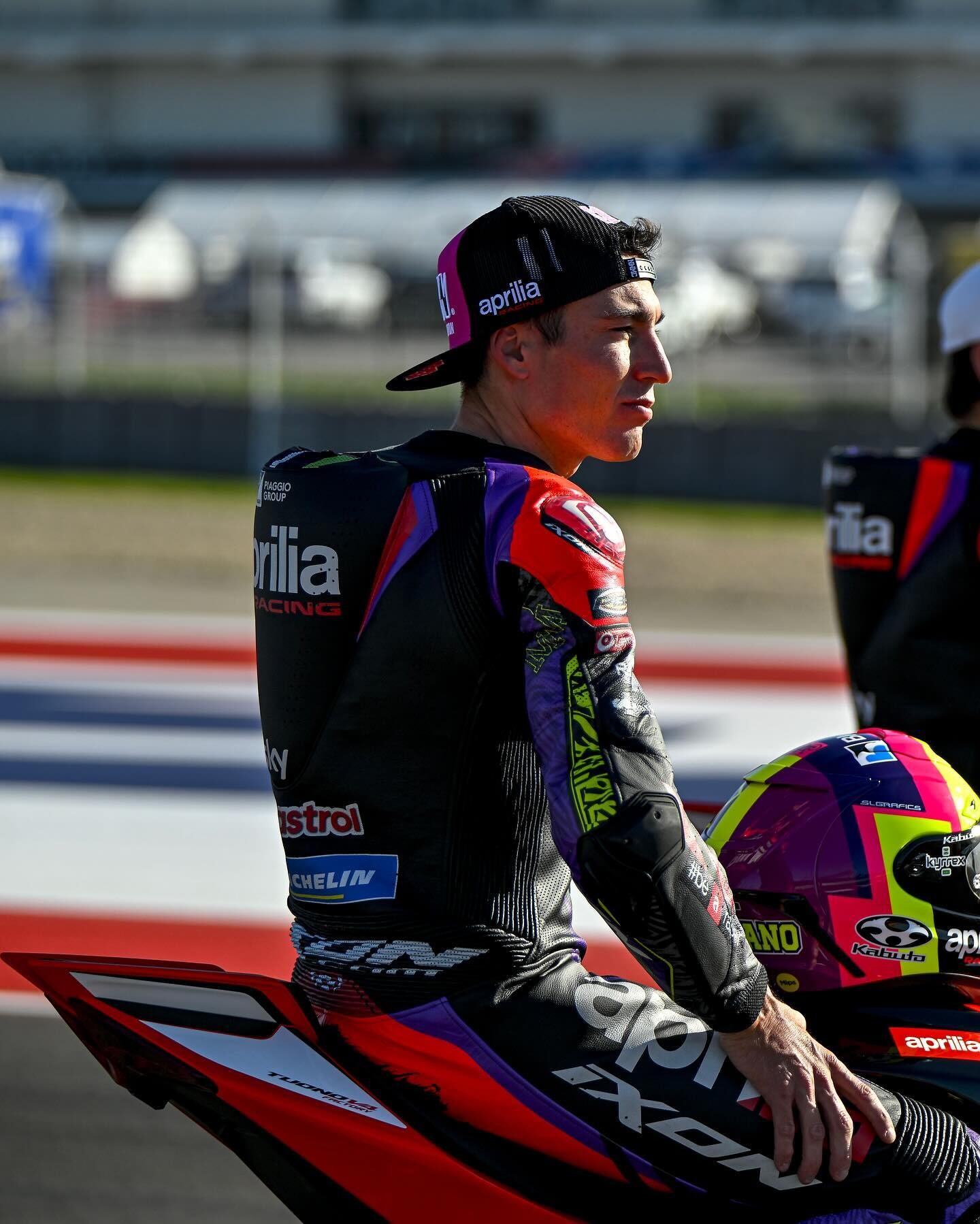 Vinales ed Espargarò presentano RSV4 e Tuono V4 SBK09 Edition