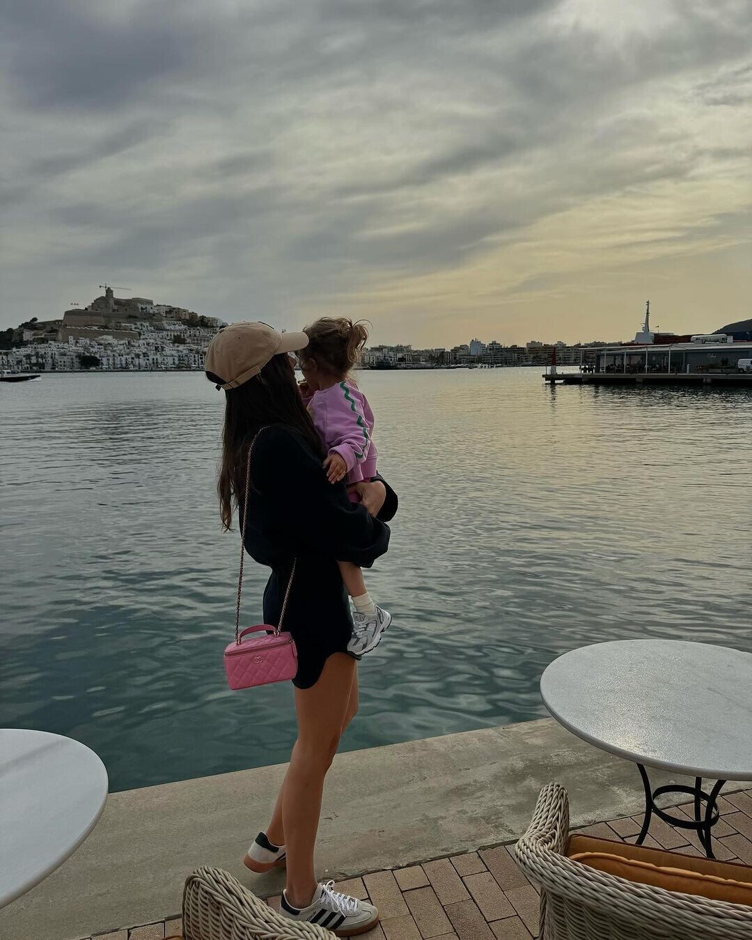 Valentino Rossi, vacanza a Ibiza con Francesca Sofia Novello e Giulietta