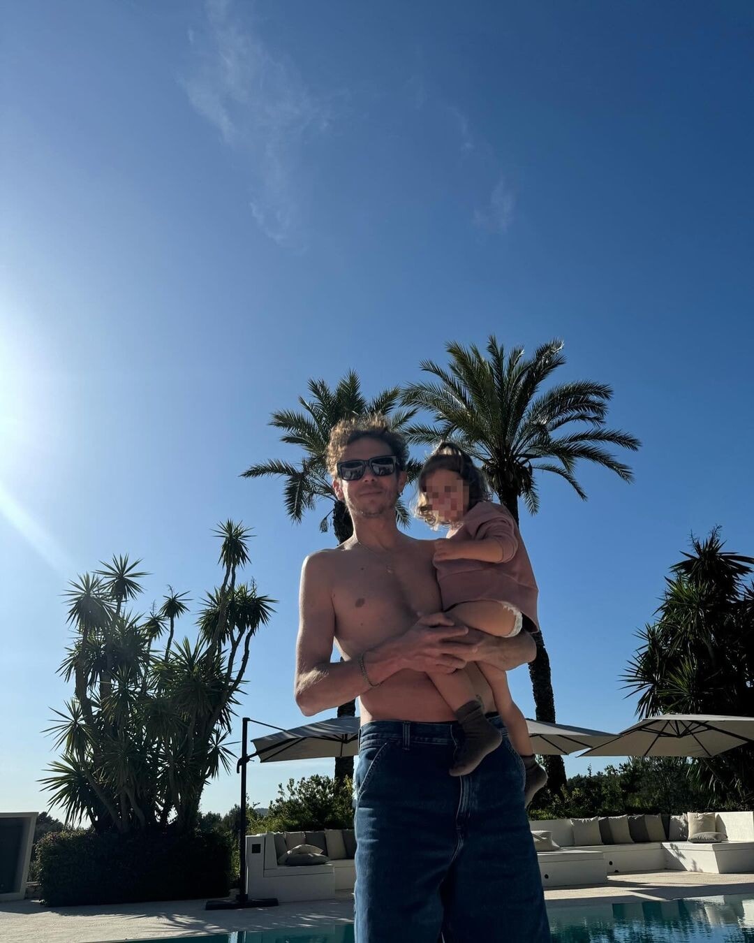 Valentino Rossi, vacanza a Ibiza con Francesca Sofia Novello e Giulietta