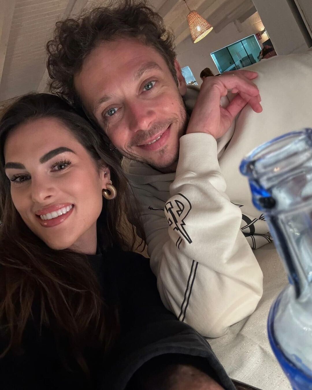 Valentino Rossi, vacanza a Ibiza con Francesca Sofia Novello e Giulietta