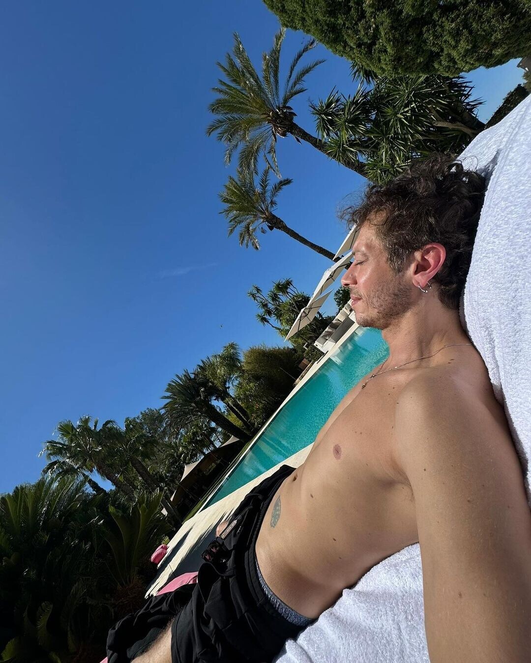 Valentino Rossi, vacanza a Ibiza con Francesca Sofia Novello e Giulietta