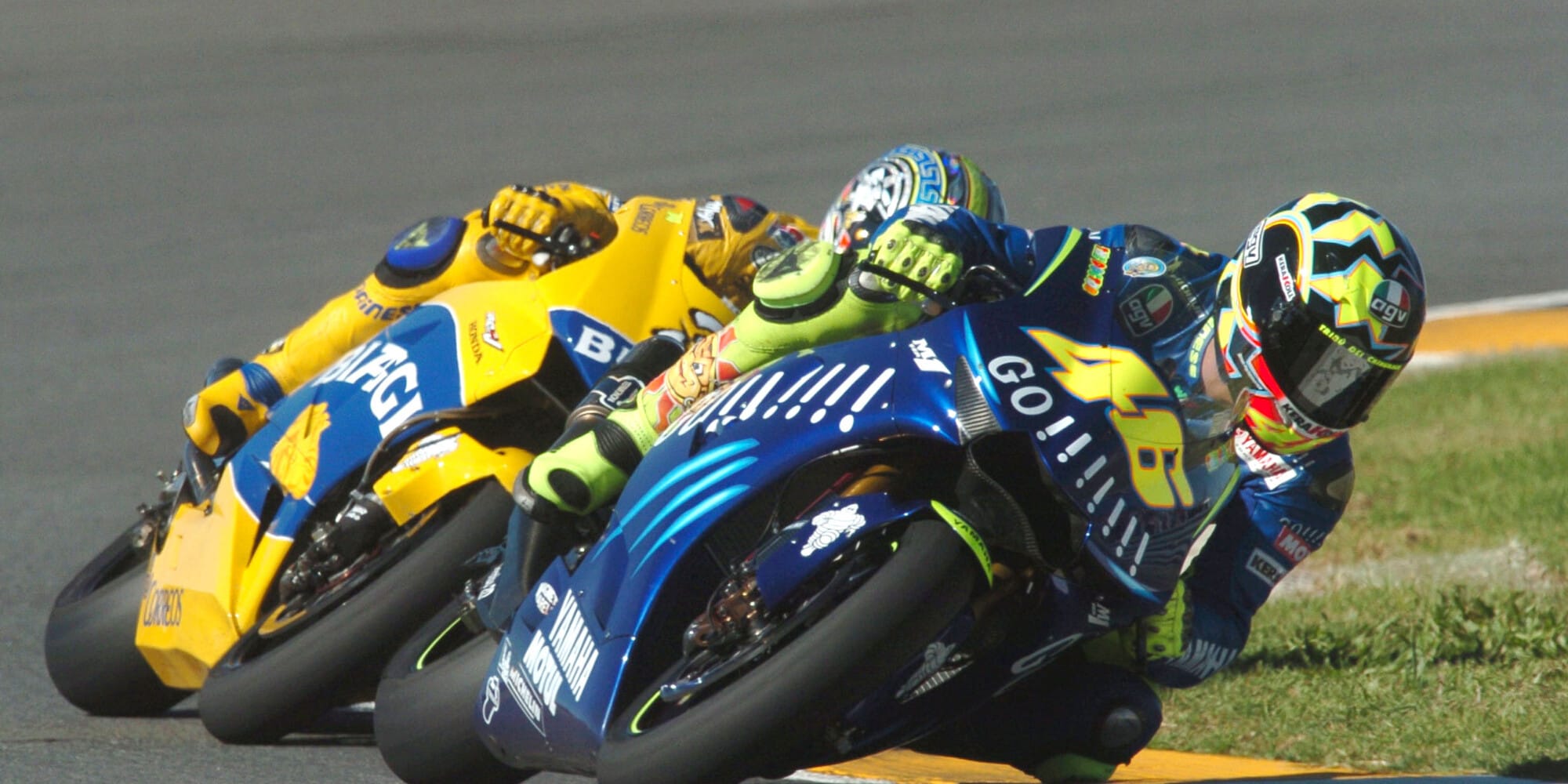 MotoGP, rewind: vent'anni fa la storica vittoria di Valentino Rossi in Yamaha
