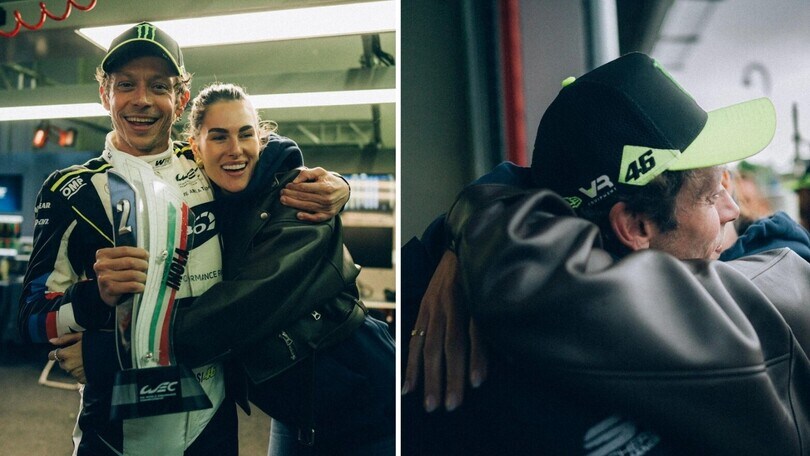 Valentino Rossi, la festa del podio con l'inseparabile Novello