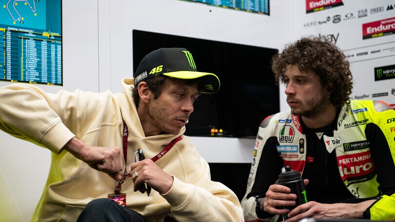 GP Jerez, Bezzecchi: "Rossi nel box? Meglio anche della fidanzata!"