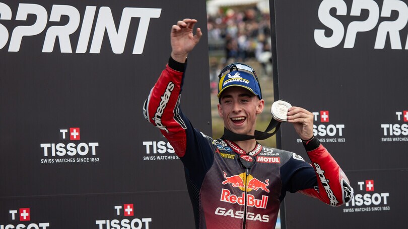 Acosta: “Ai test della Moto2 curva 9 è sempre bagnata”