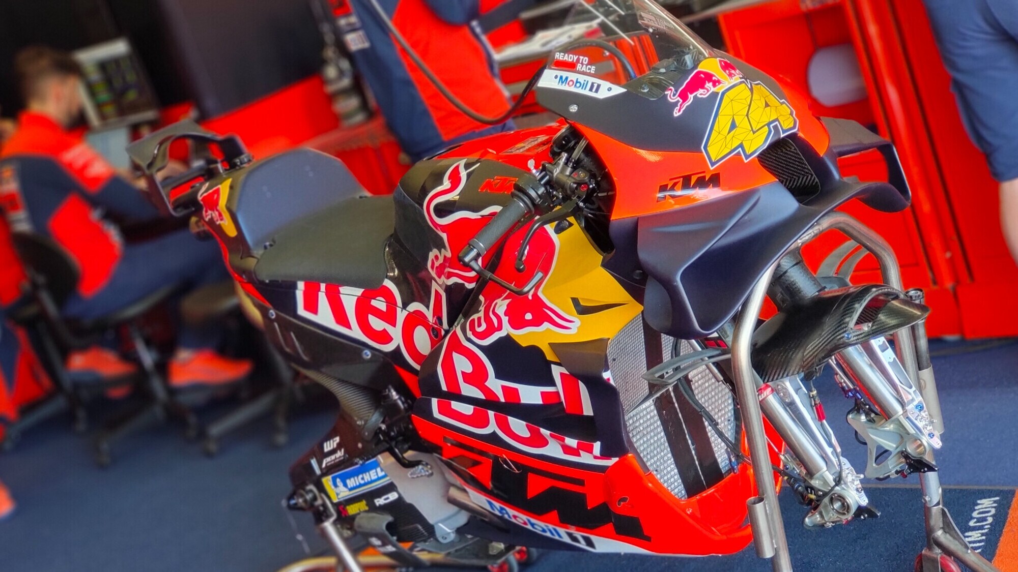 KTM reattiva nei test MotoGP di Jerez: Espargarò torna in azione