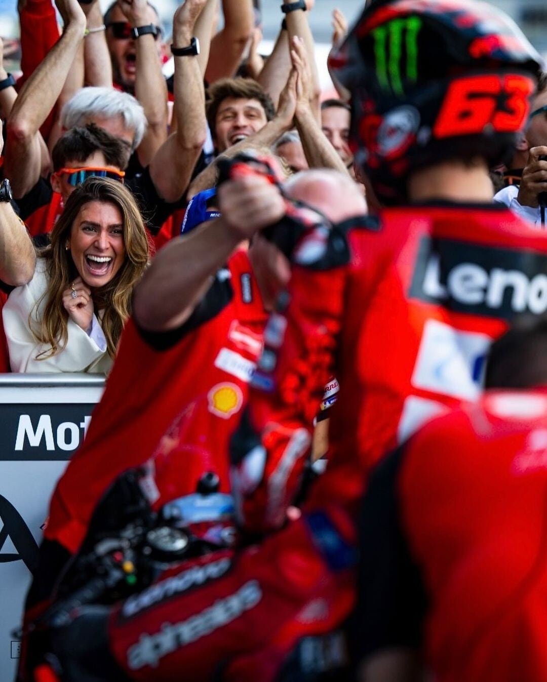 MotoGP: le fidanzate dei piloti che incantano il paddock