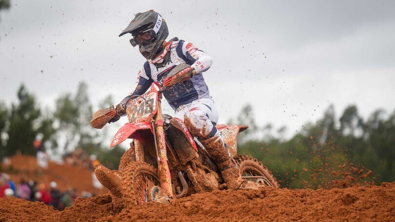 MXGP: Gajser la spunta nel fango