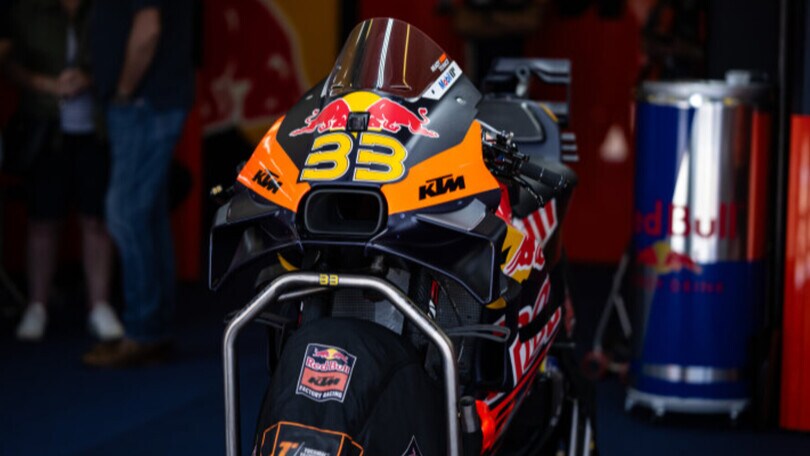 Casey Stoner polemico sul nuovo regolamento MotoGP dal 2027