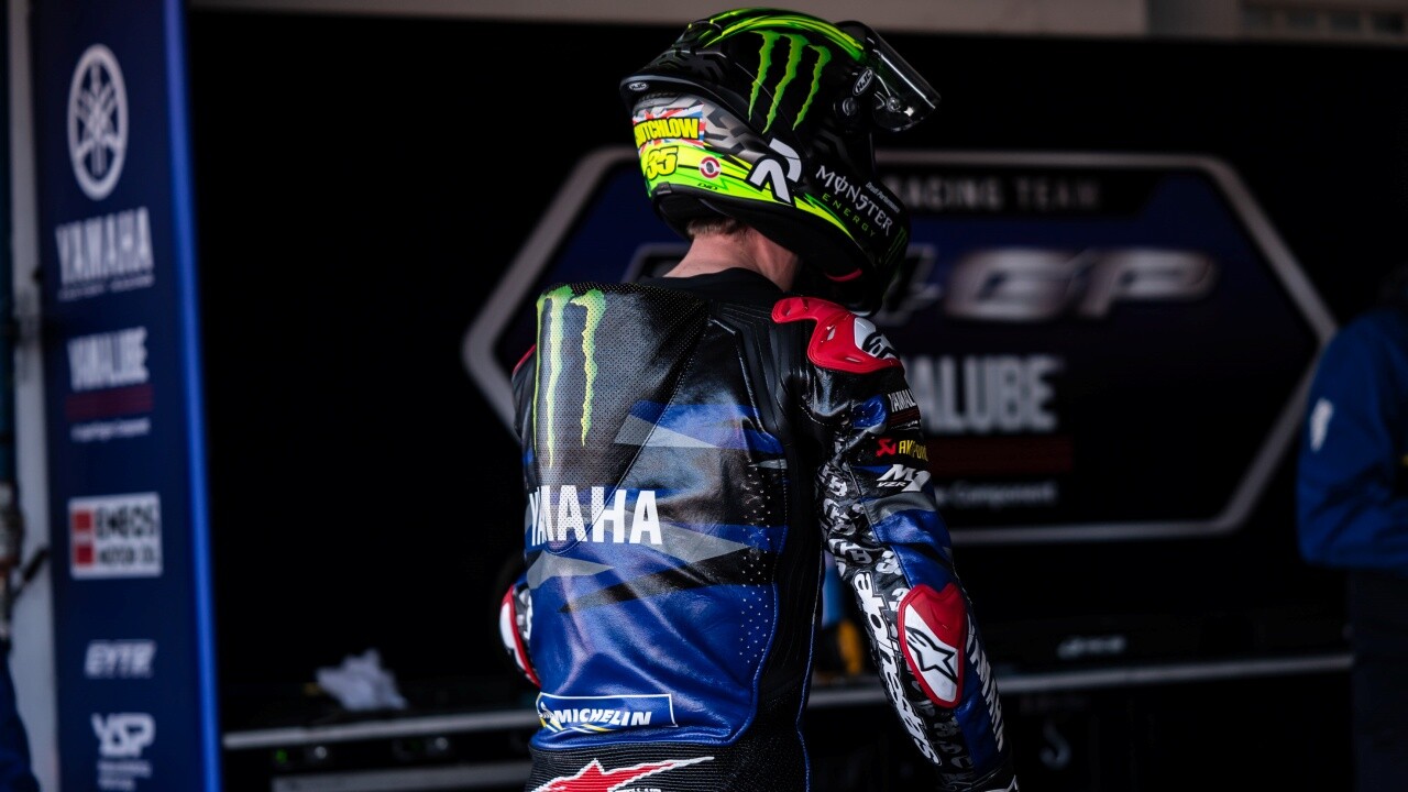 MotoGP del Mugello: Crutchlow "fermo ai box" con mano dolente