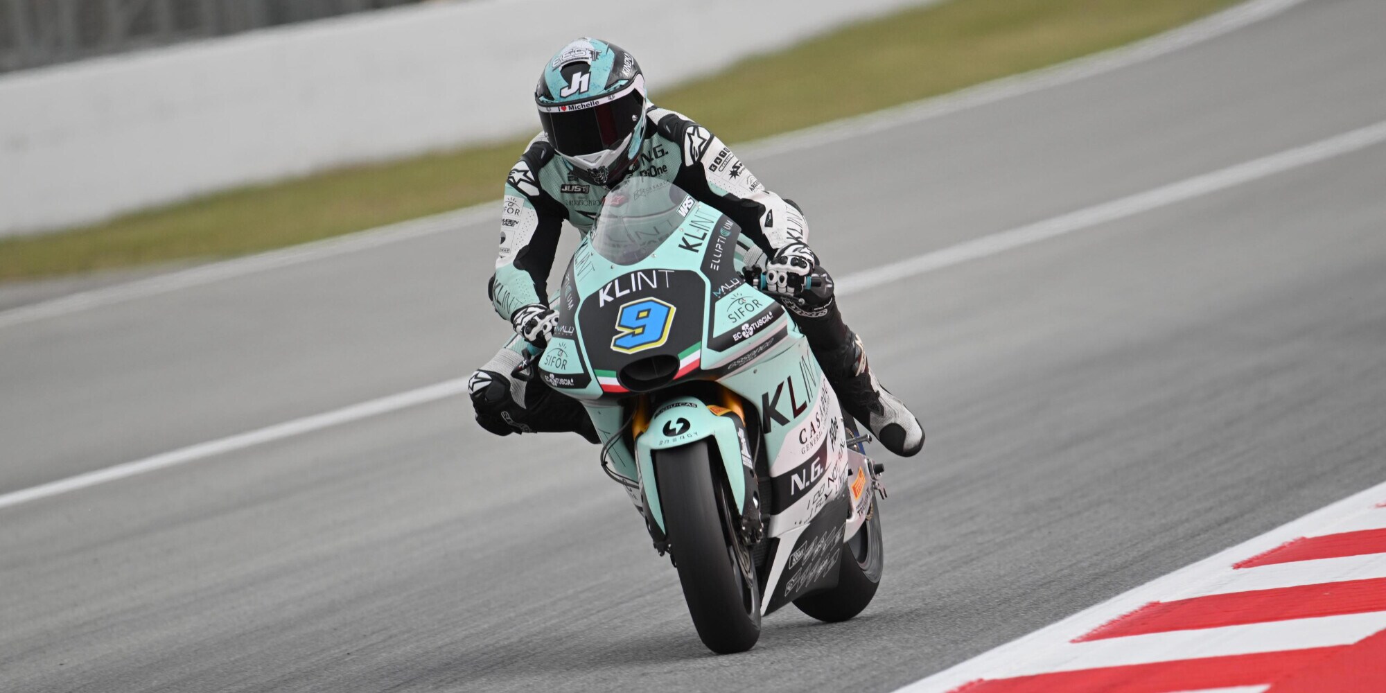 Moto2 risultati e tempi della P1 a Barcellona 2024: Navarro beffa Roberts