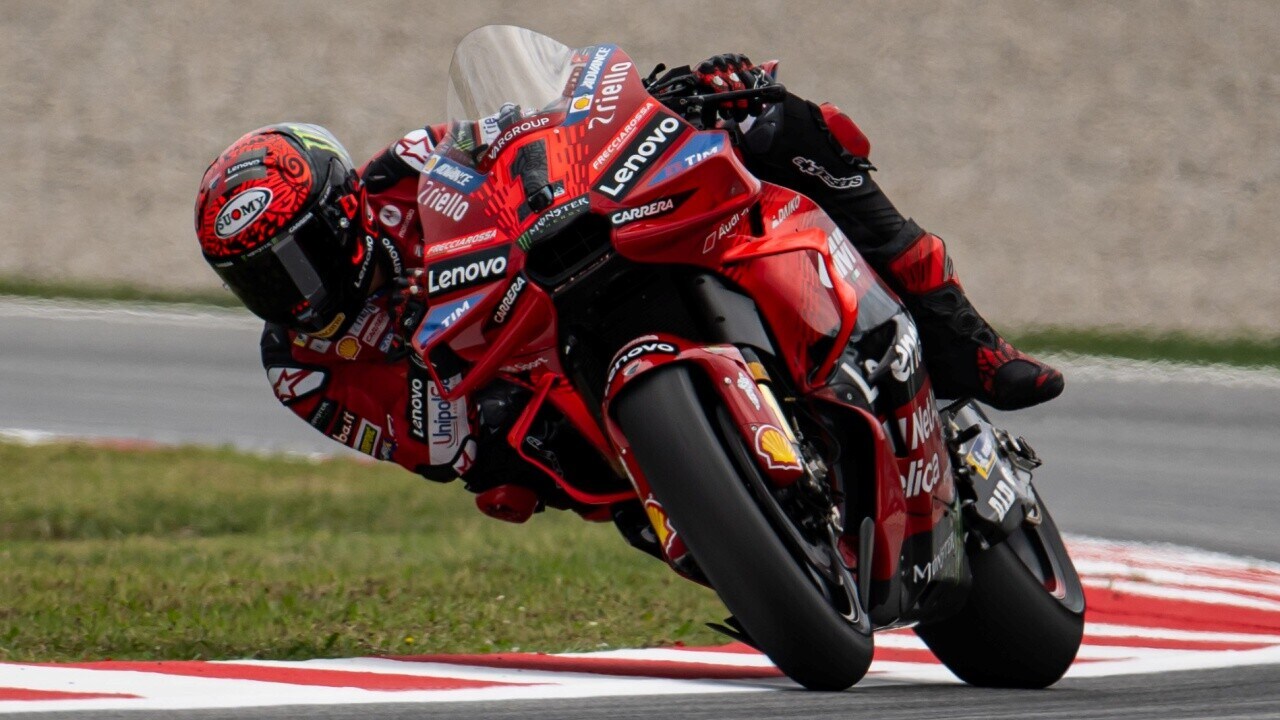 MotoGP, Bagnaia: "Si scivola così tanto, che si guida come al Ranch"