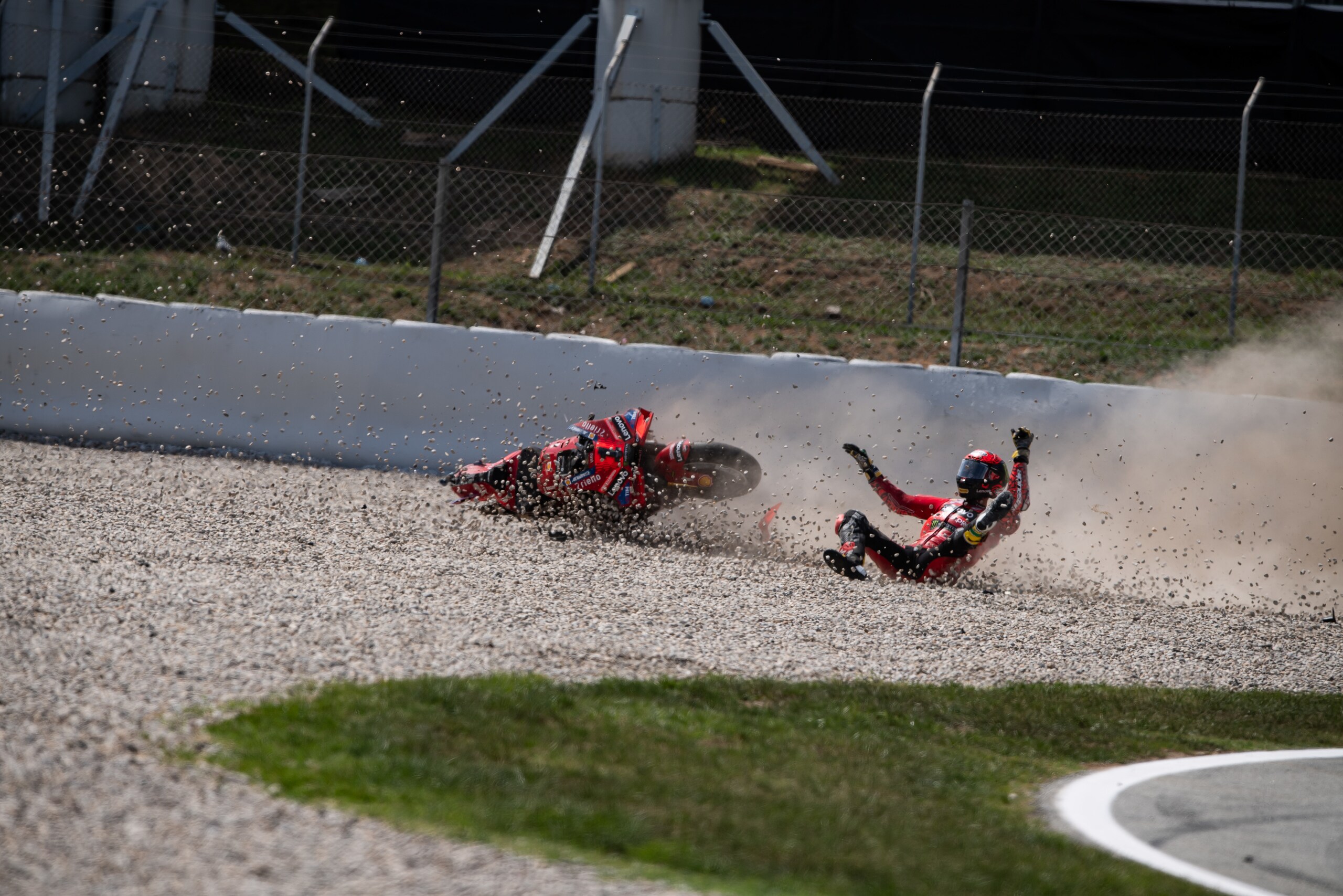 MotoGP, Bagnaia fa il gesto dell'ombrello: ecco il motivo dello sfogo