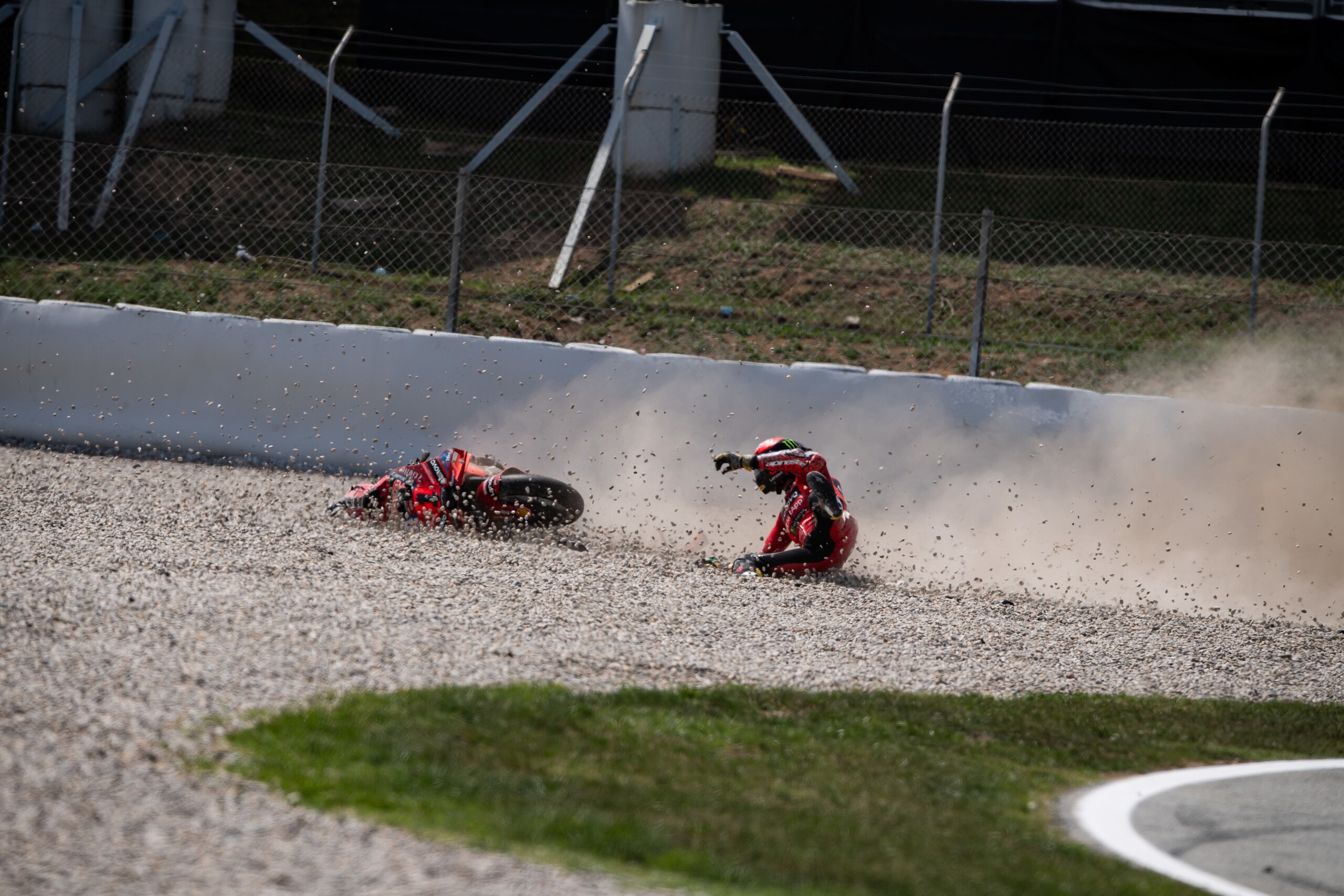 MotoGP, Bagnaia fa il gesto dell'ombrello: ecco il motivo dello sfogo