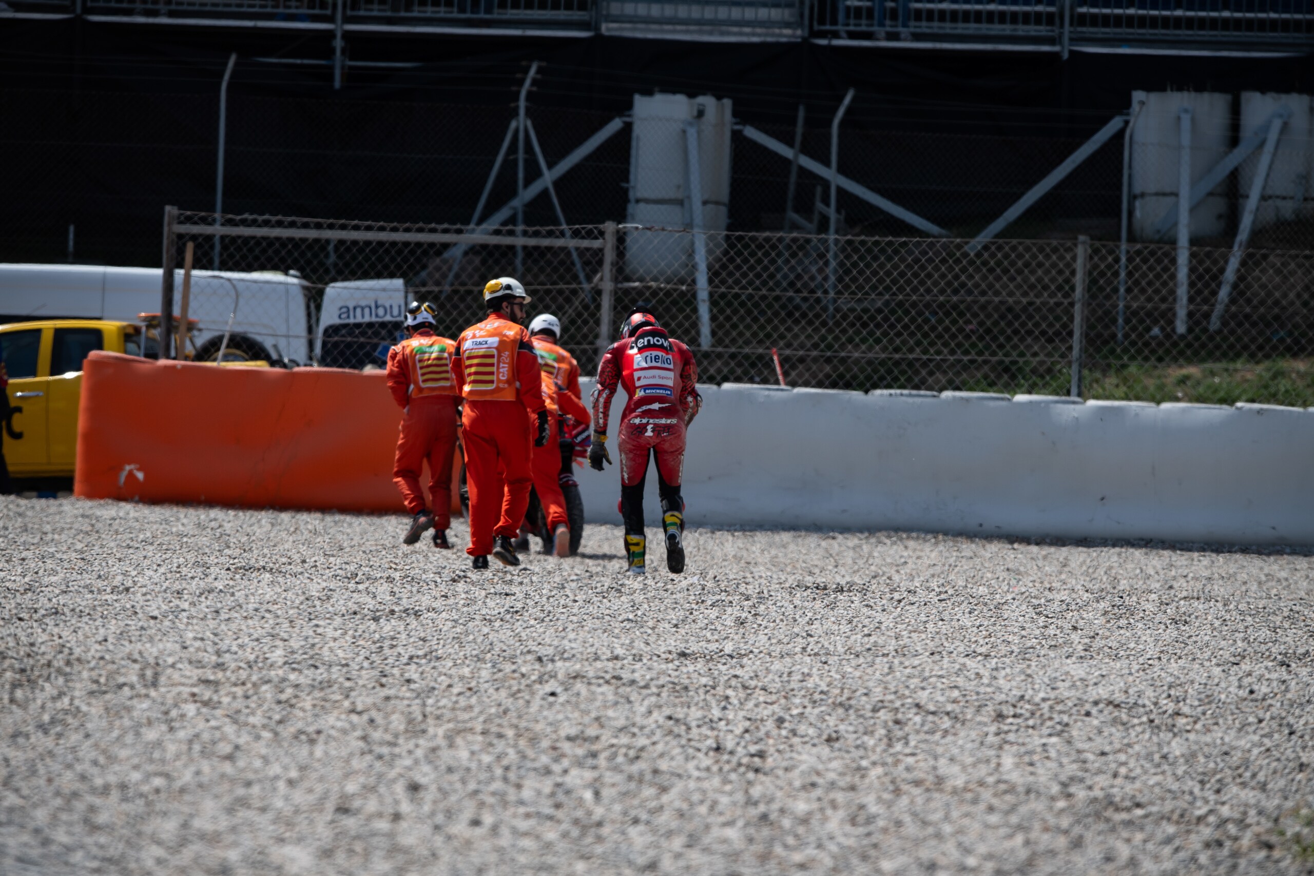 MotoGP, Bagnaia fa il gesto dell'ombrello: ecco il motivo dello sfogo