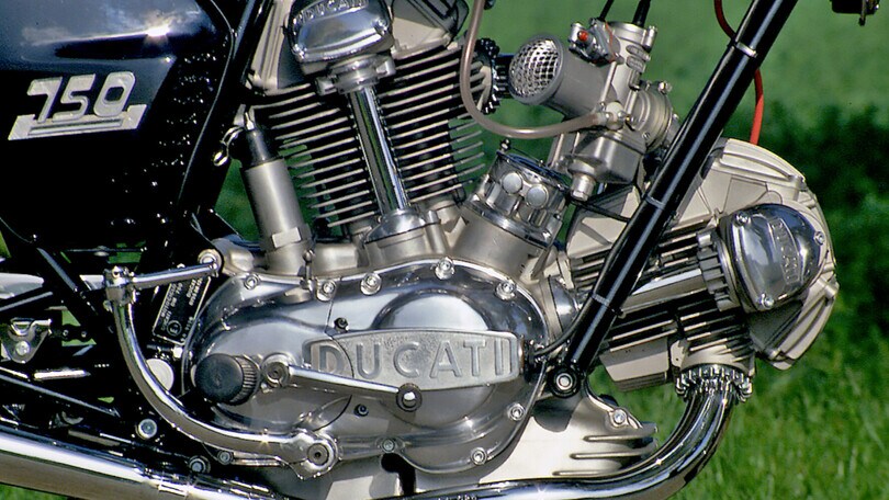 Cilindri in linea o a V: le differenti filosofie | Officina