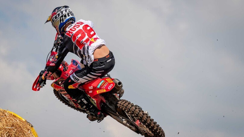 MX2: stagione finita per Rossi