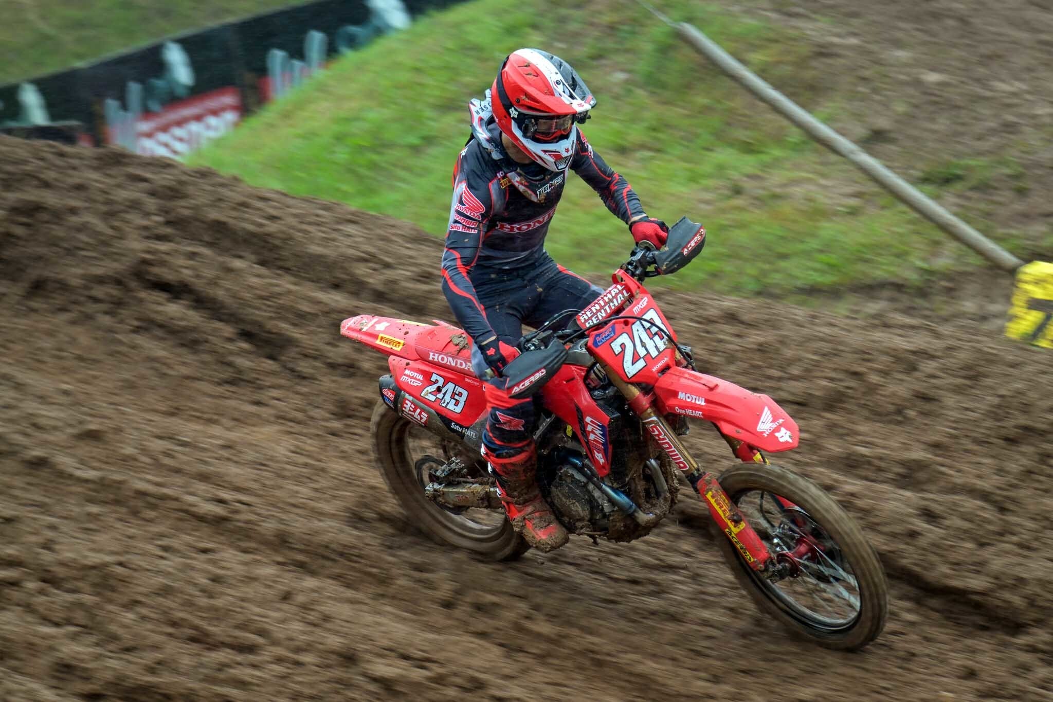 MXGP: prove libere bagnate a Maggiora