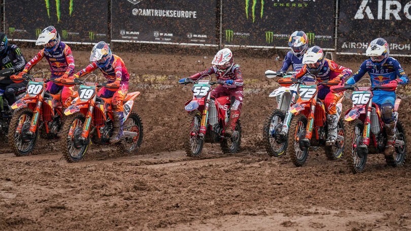 MX2: Everts re del fango in qualifica a Maggiora