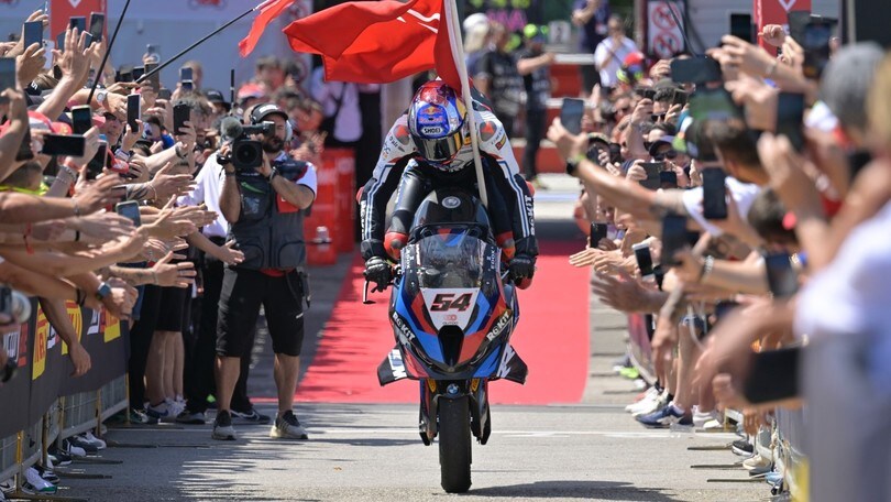 SBK Misano, Superpole Race: Bautista cade, Toprak ringrazia e vince