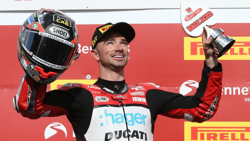 BSB Snetterton: Irwin vince la “Race of Aces”, Colombi brilla in Sportbike
