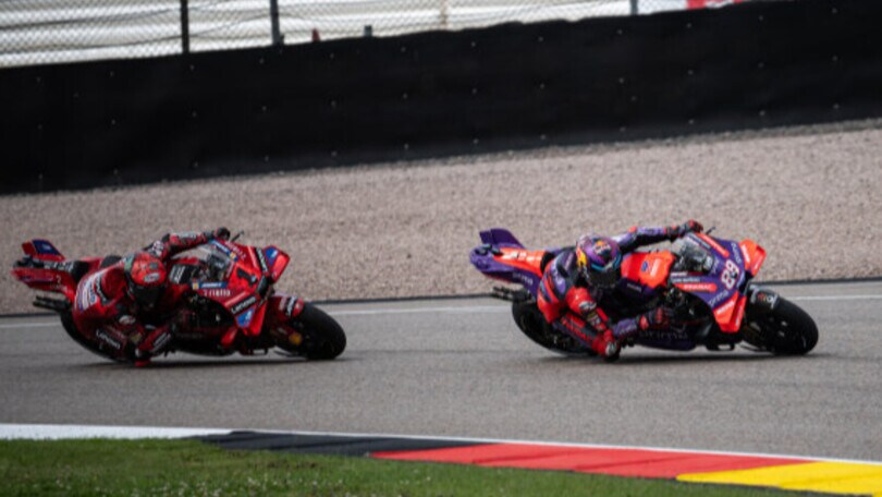 MotoGP, Lorenzo: “Il miglior psicologo di Martin è... Bagnaia”