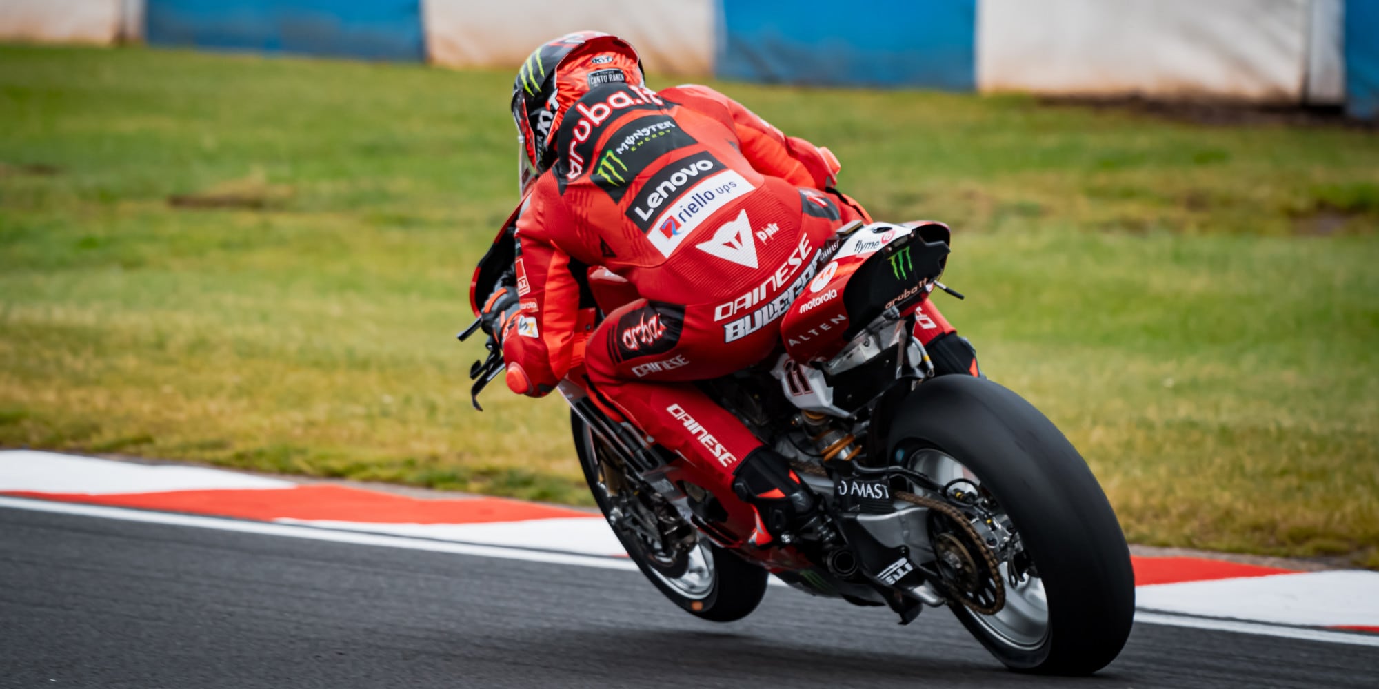 SBK, Ducati accorcia lo scarico a Donington