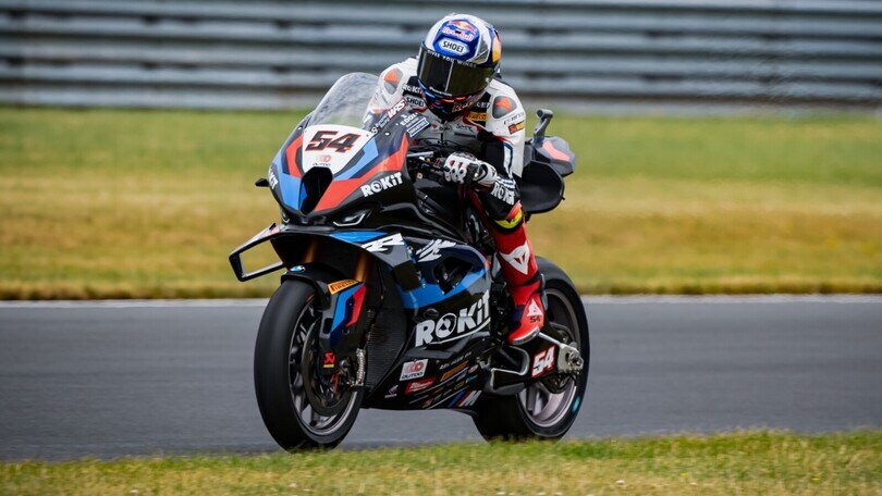 SBK, Most: Razgatlioglu parte con il piede giusto in FP1, 4° Petrucci