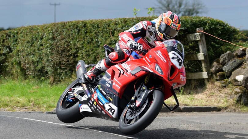 Road Races: trionfo da record per Todd nella “Race of Legends” di Armoy