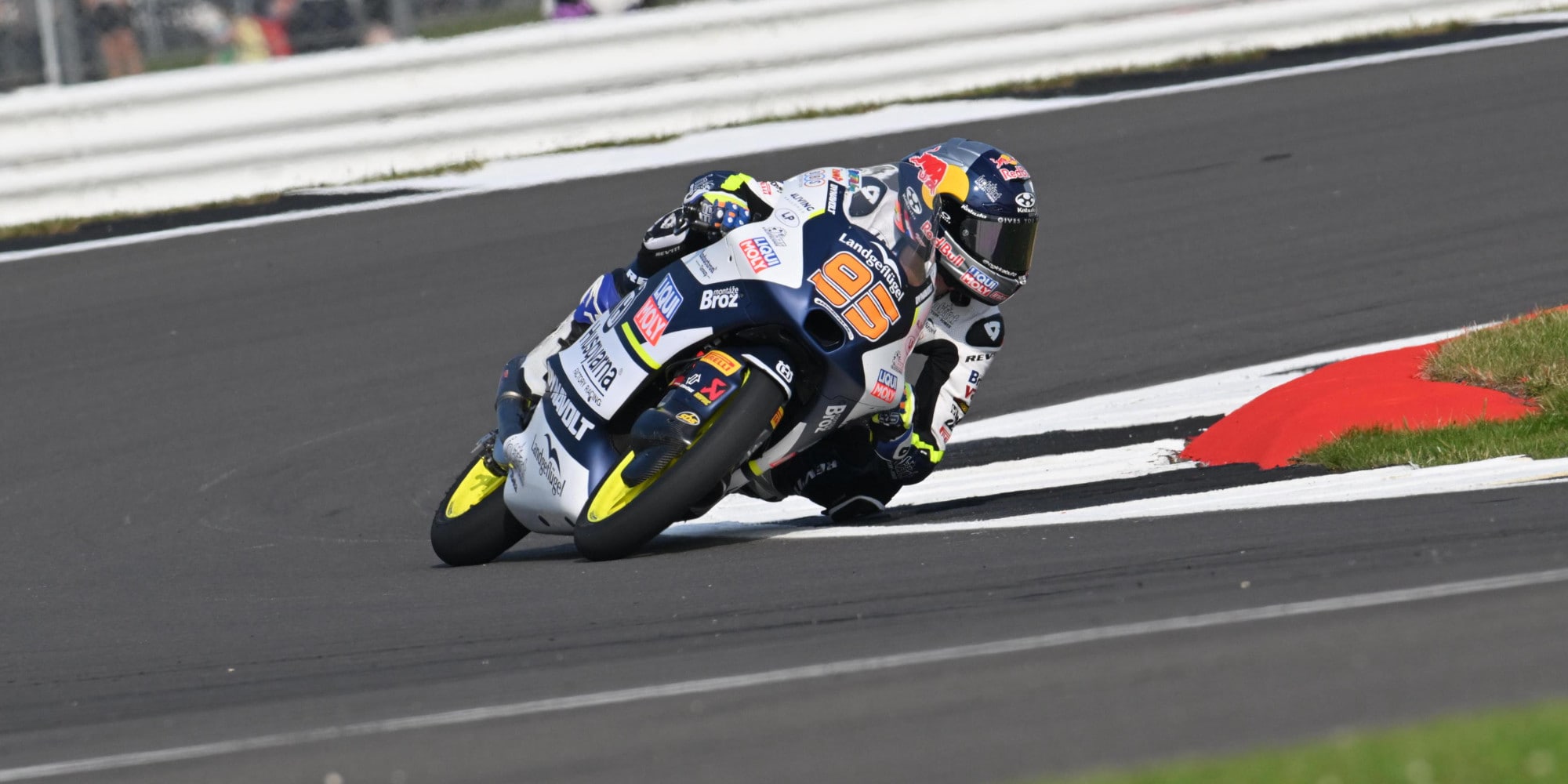 Moto3, risultati e tempi delle P1 al GP Silverstone 2024: Veijer primo con scivolata