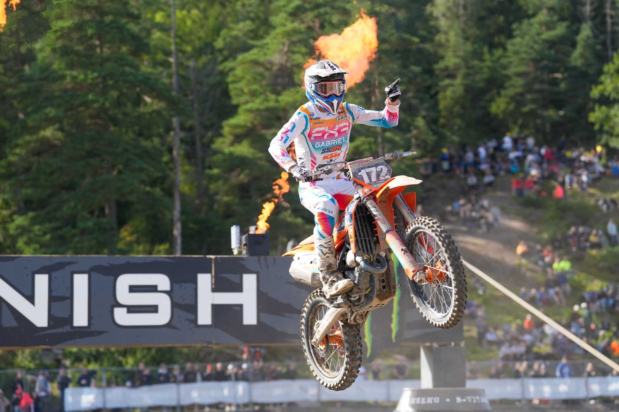 EMX250: Lata sfortunato, prima manche a Valk