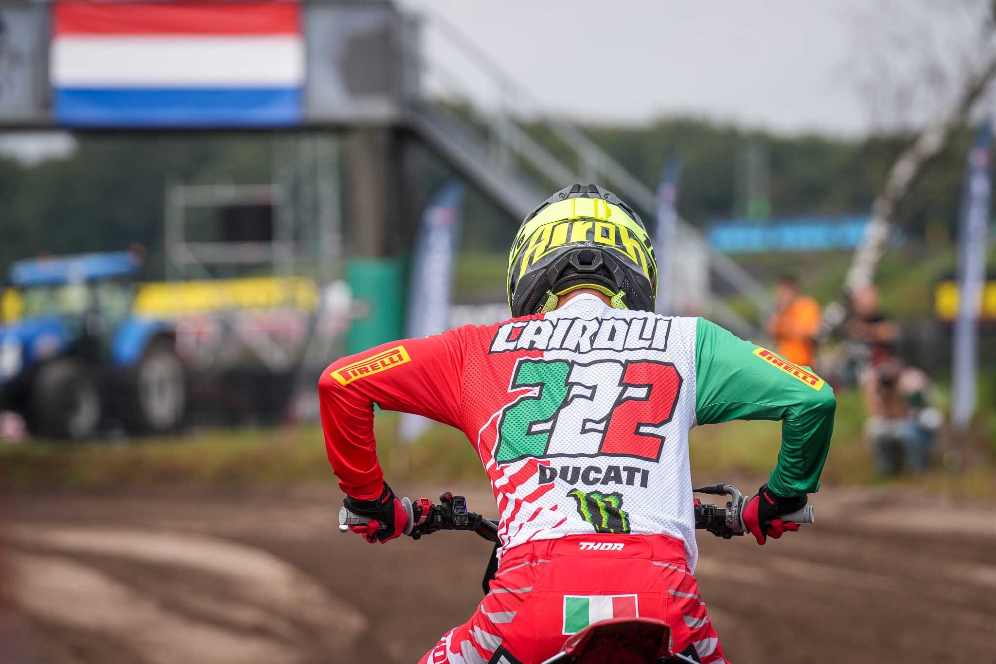 Antonio Cairoli prova le partenze del GP di Olanda
