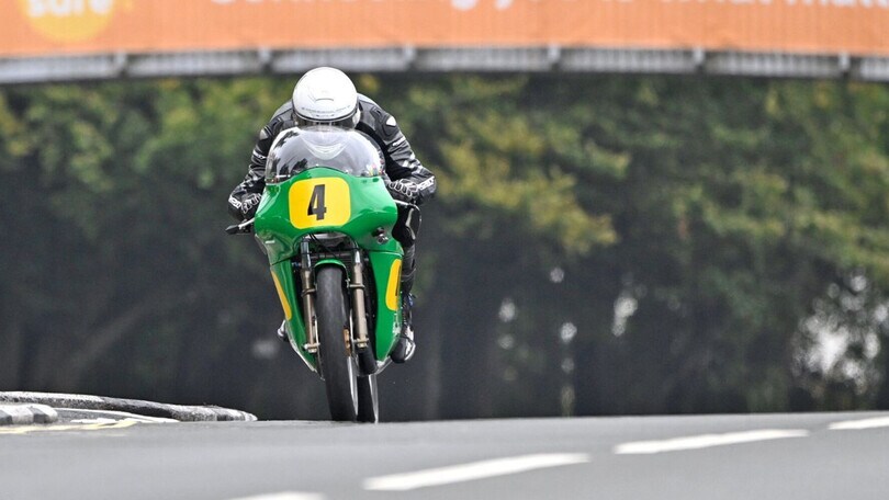 Manx GP, che lotta nella Senior Classic: Anderson batte McGuinness “in volata”