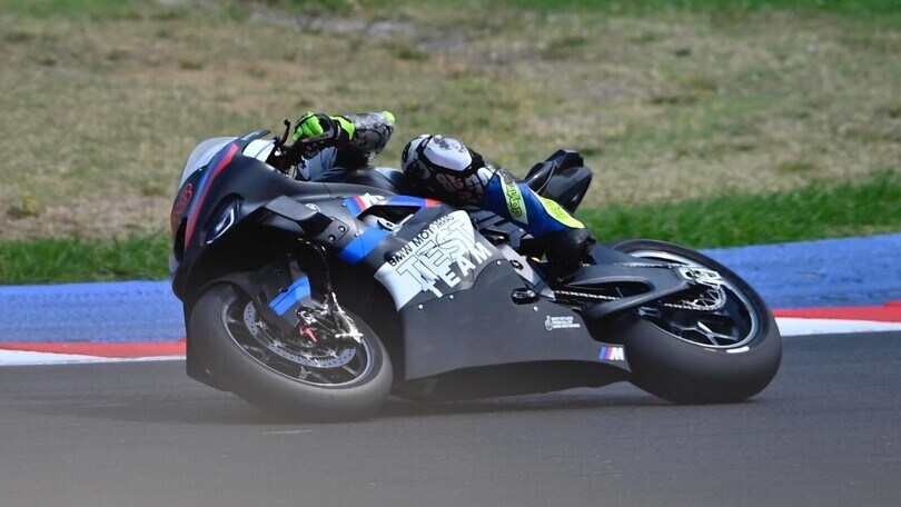 BMW alla conquista di Misano: le foto della giornata di test