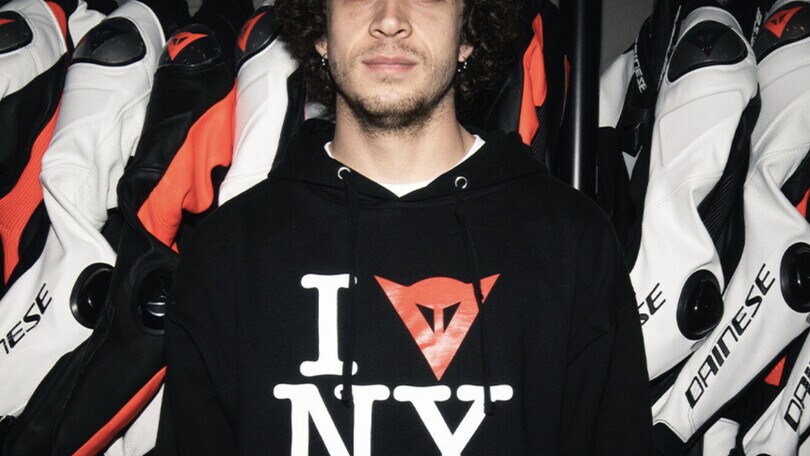 Marco Bezzecchi ha messo all’asta una sua tuta speciale: ecco tutti i dettagli