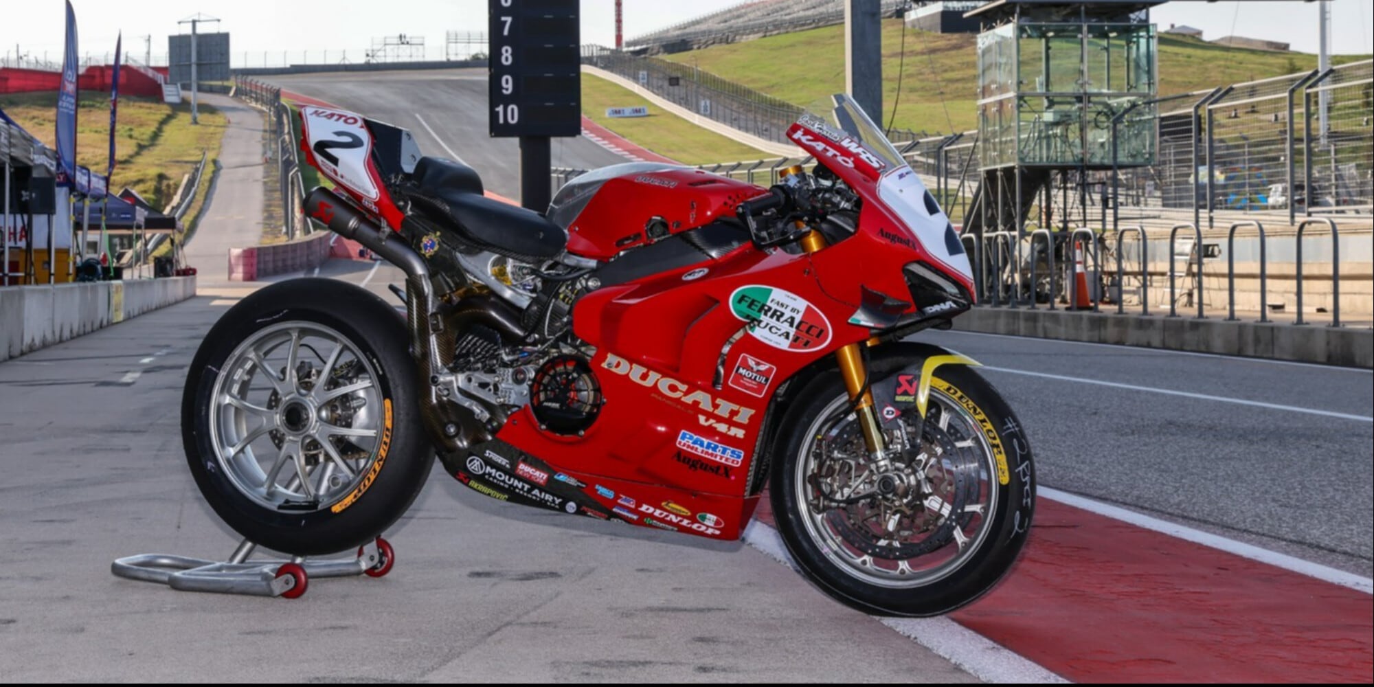 MotoAmerica: Ducati celebra i 30  anni dal titolo del team Fast by Ferracci