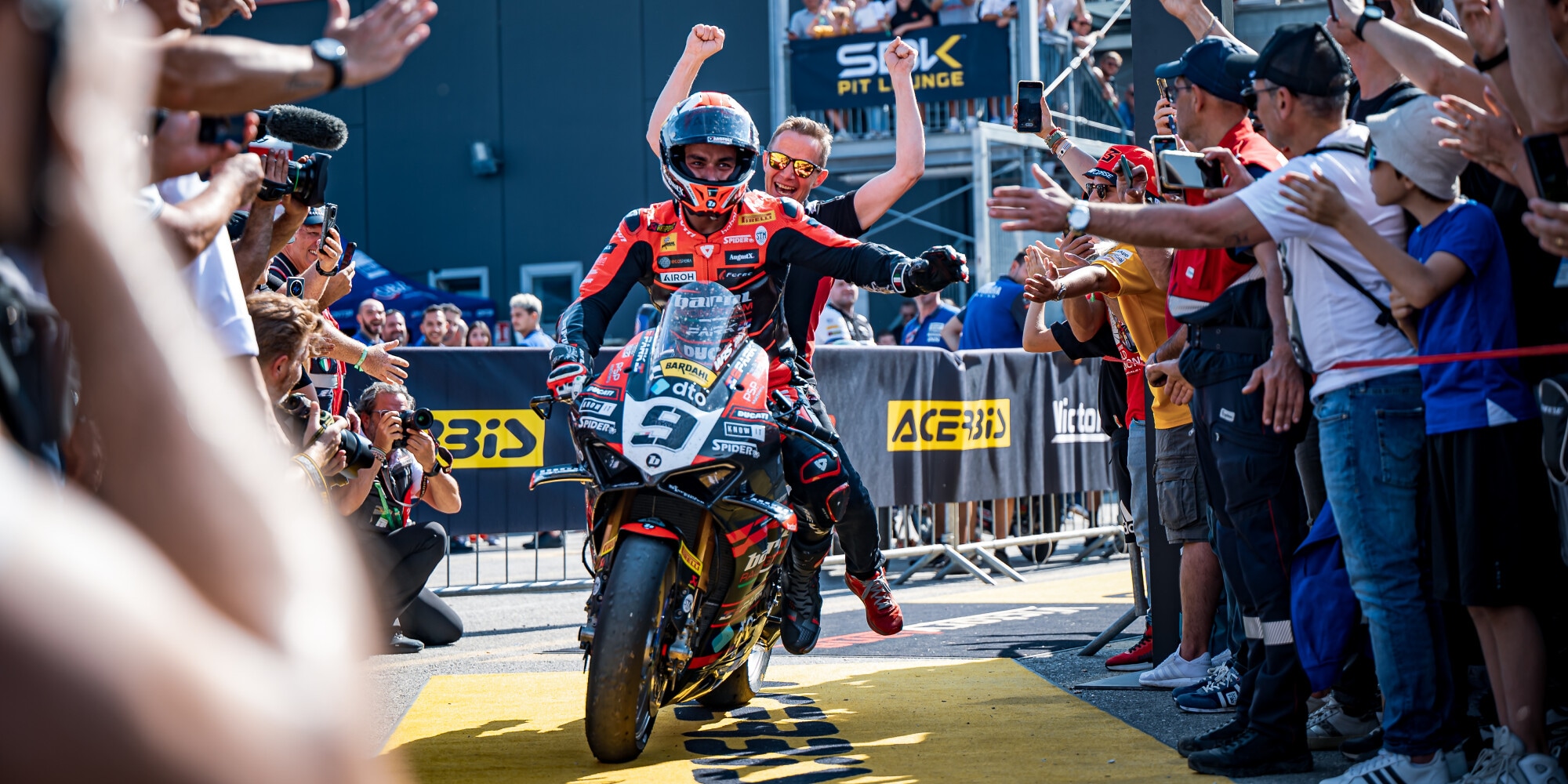 SBK, con Danilo Petrucci la classe operaia va in paradiso
