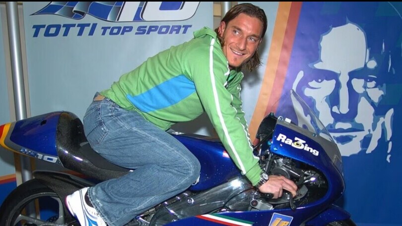 Francesco Totti e il team nel motomondiale