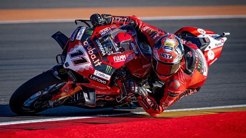 SBK Aragon, fantastica doppietta italiana in Superpole: Bulega 1° davanti a Iannone